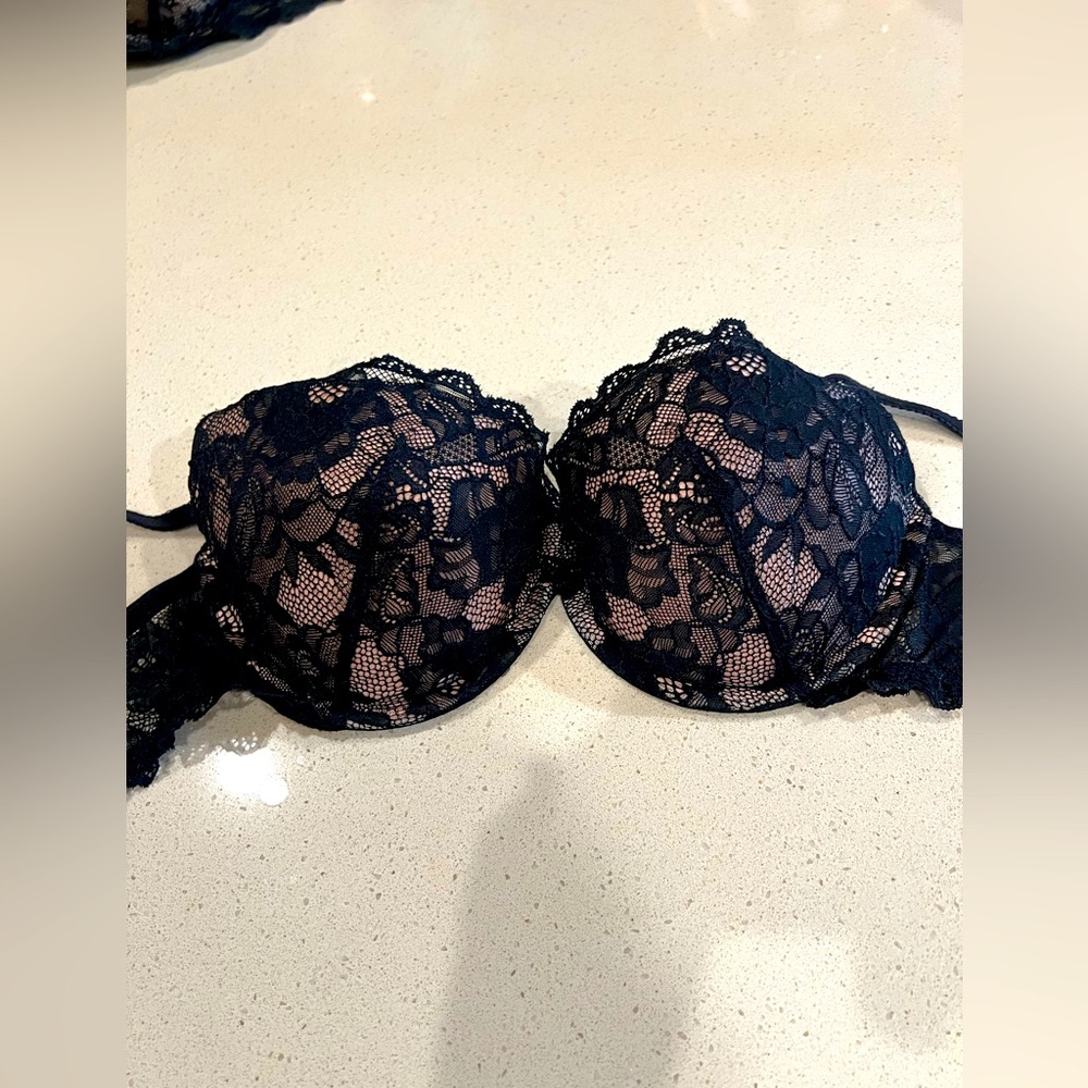 Size 34D Victoria Secret push up bra.
